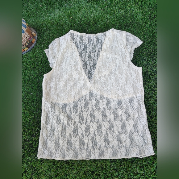 Elegant Cream Lace Blouse - Picture 2 of 3